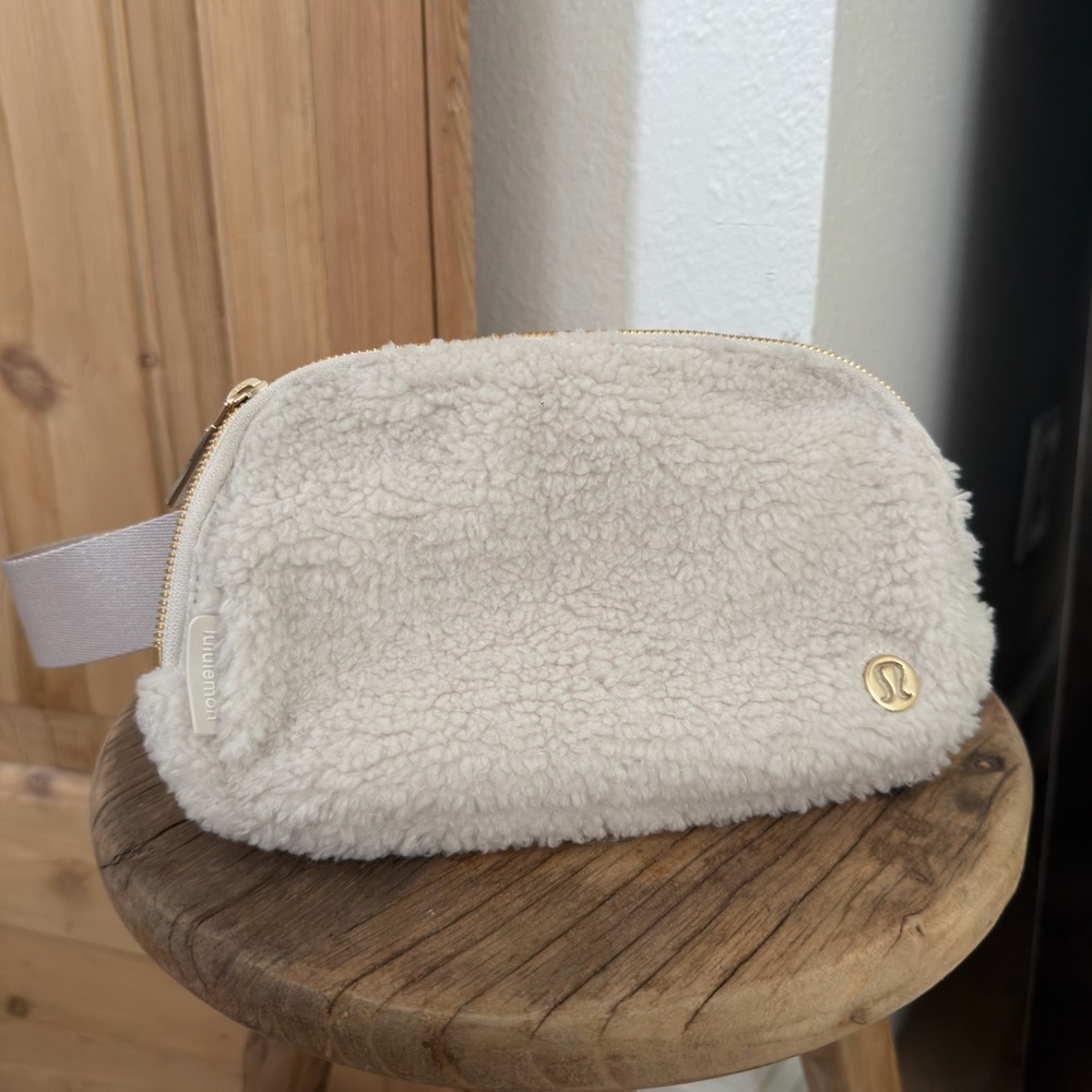 lululemon athletica Cream Sherpa Zip Cosmetic Pouch